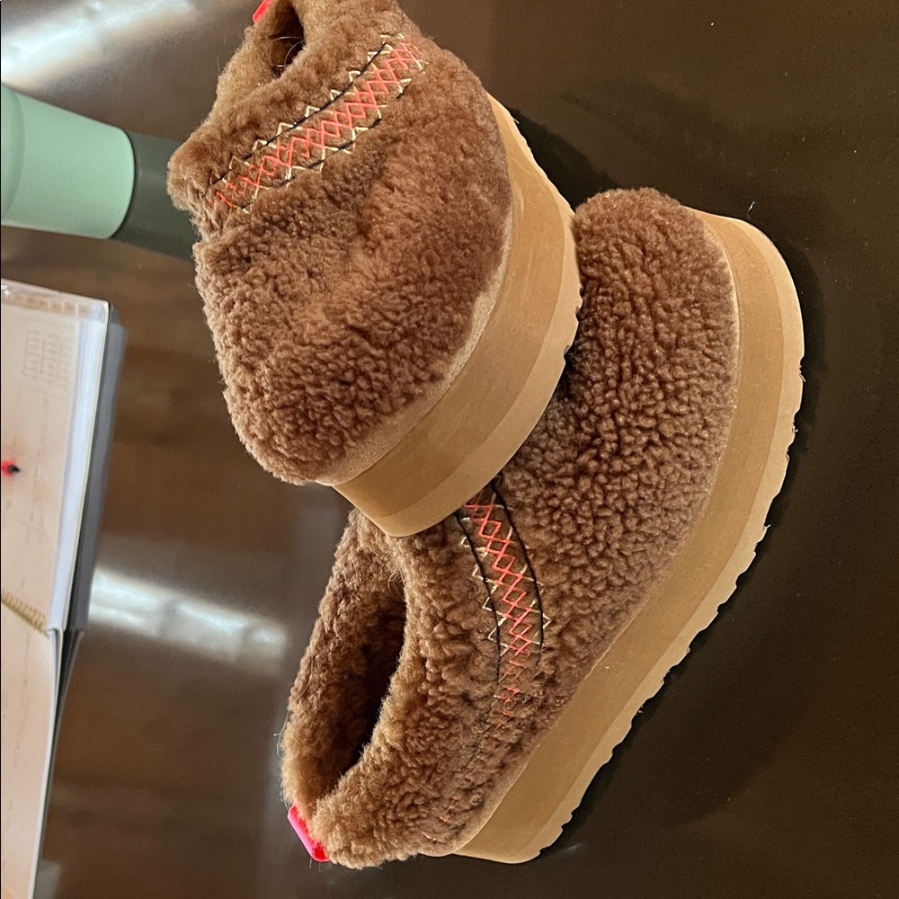 UGG Brown Women’s Slippers
